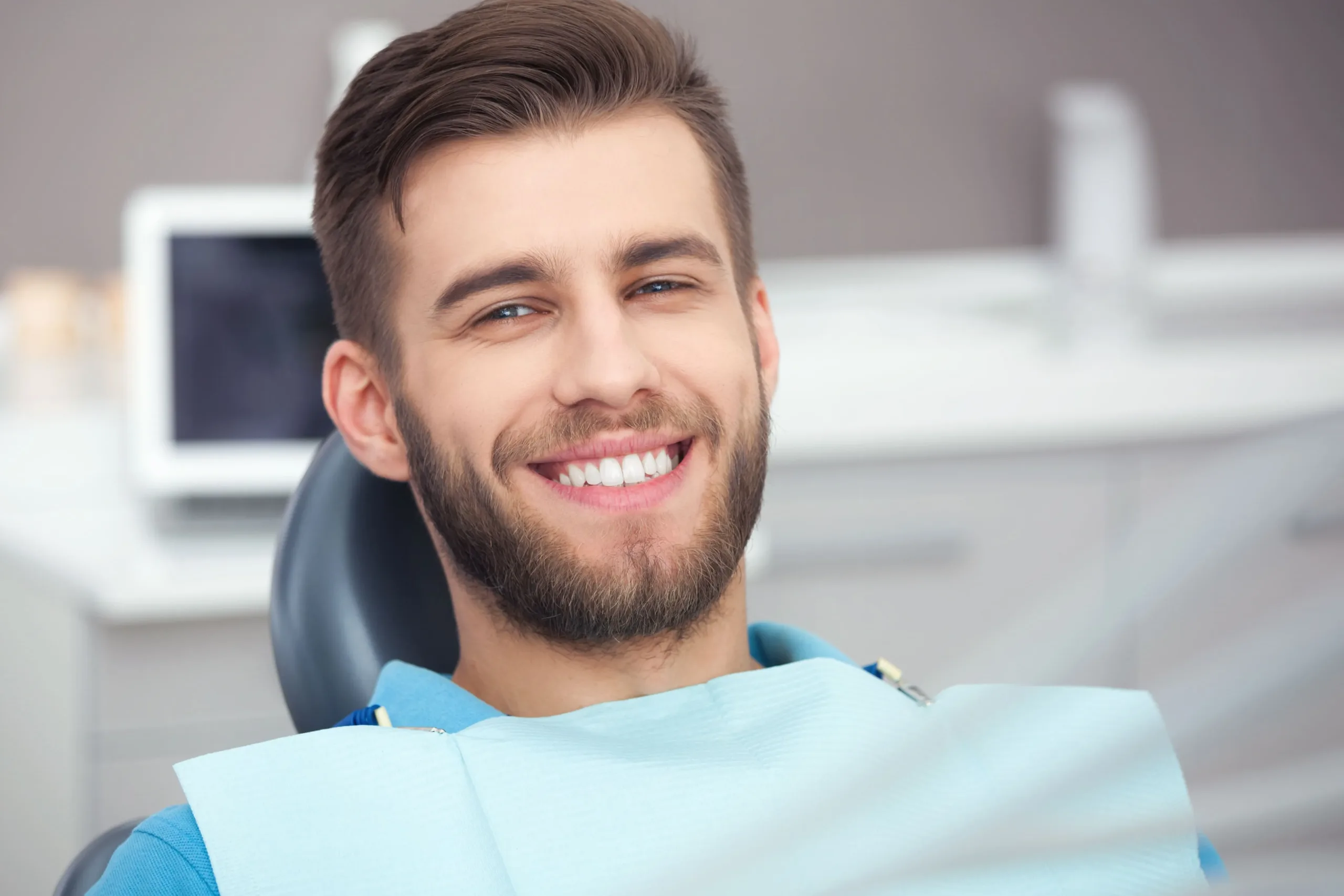 Patient satisfait des soins esthétiques à TangerBay